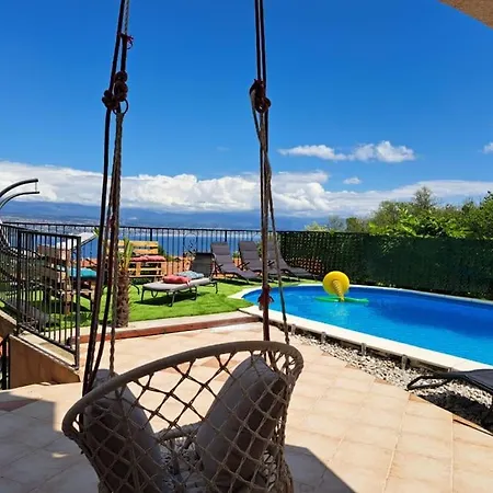 Luxury Unique Emily With Amazing Sea View *