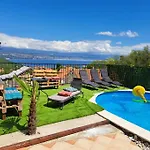 Luxury Unique Emily With Amazing Sea View
