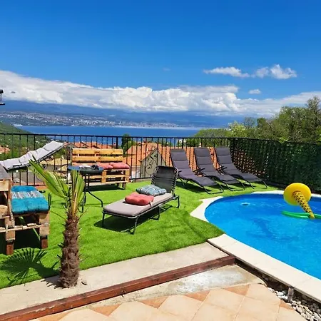 Luxury Unique Emily With Amazing Sea View