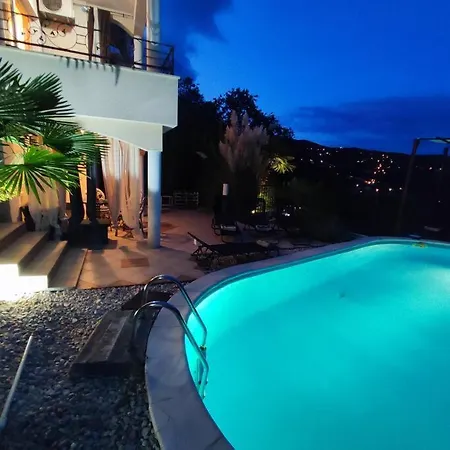 Luxury Unique Emily With Amazing Sea View *