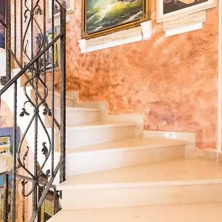 Luxury Unique Emily With Amazing Sea View *