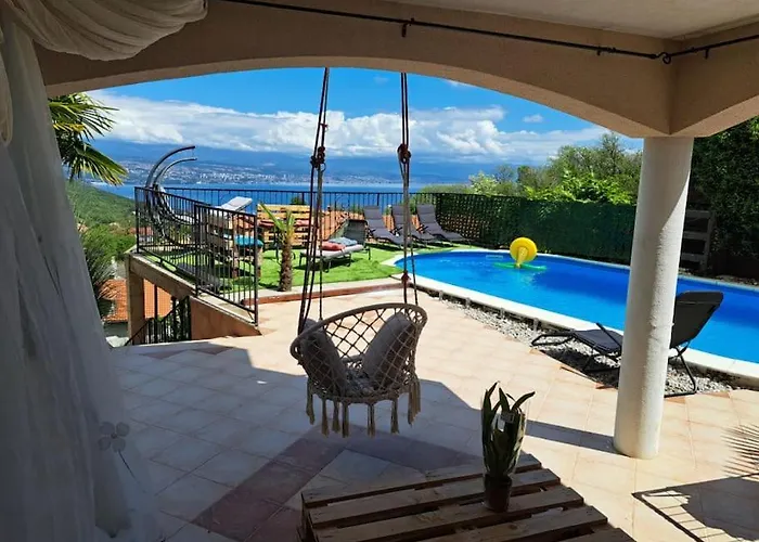 Luxury Unique Emily With Amazing Sea View