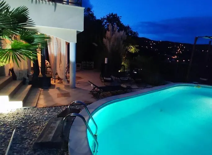 Luxury Unique Emily With Amazing Sea View *