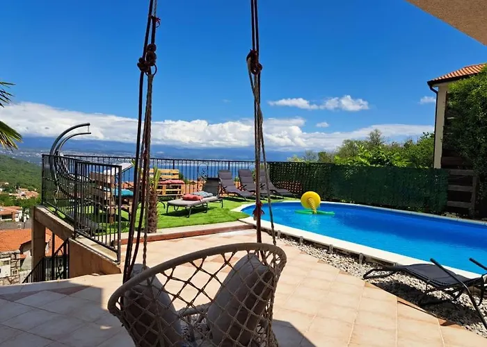 Luxury Unique Emily With Amazing Sea View *